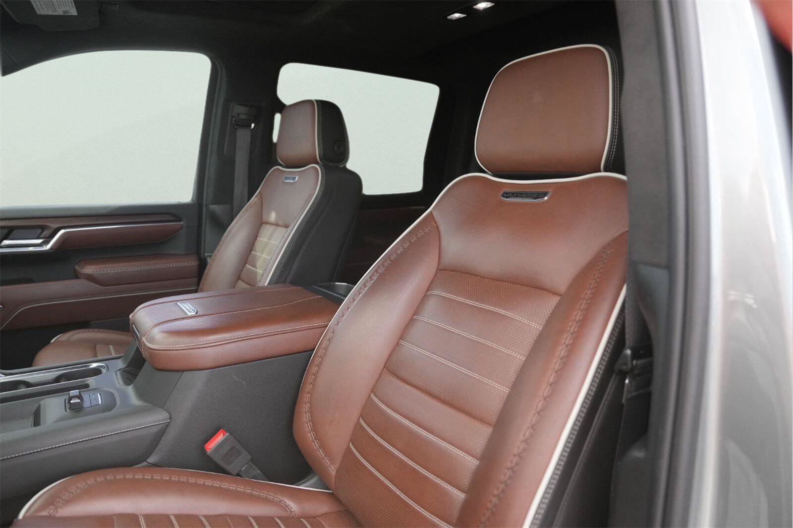 Used 2024 GMC Sierra 2500 Denali Ultimate AWD/4WD image 10