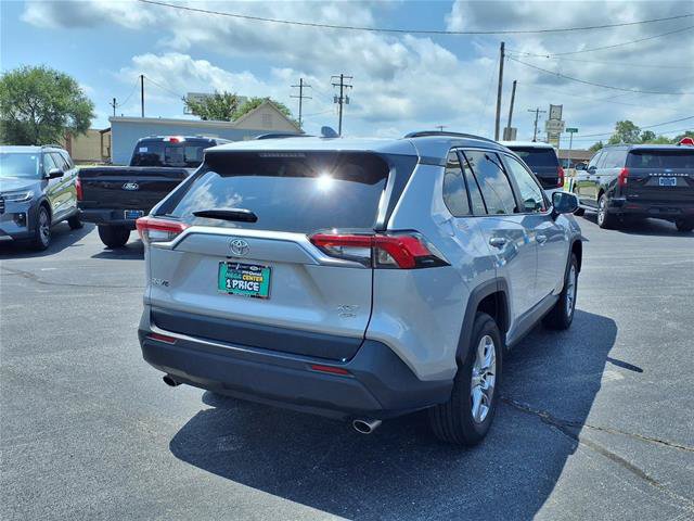 Used 2025 Toyota RAV4 XLE AWD/4WD image 22