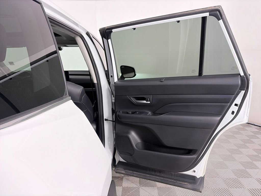 Used 2024 Toyota Grand Highlander AWD image 26