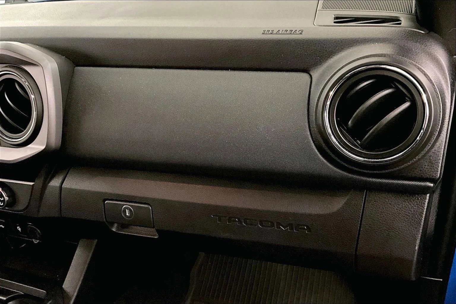 Used 2020 Toyota Tacoma TRD Off-Road w/ Blackout Package image 15