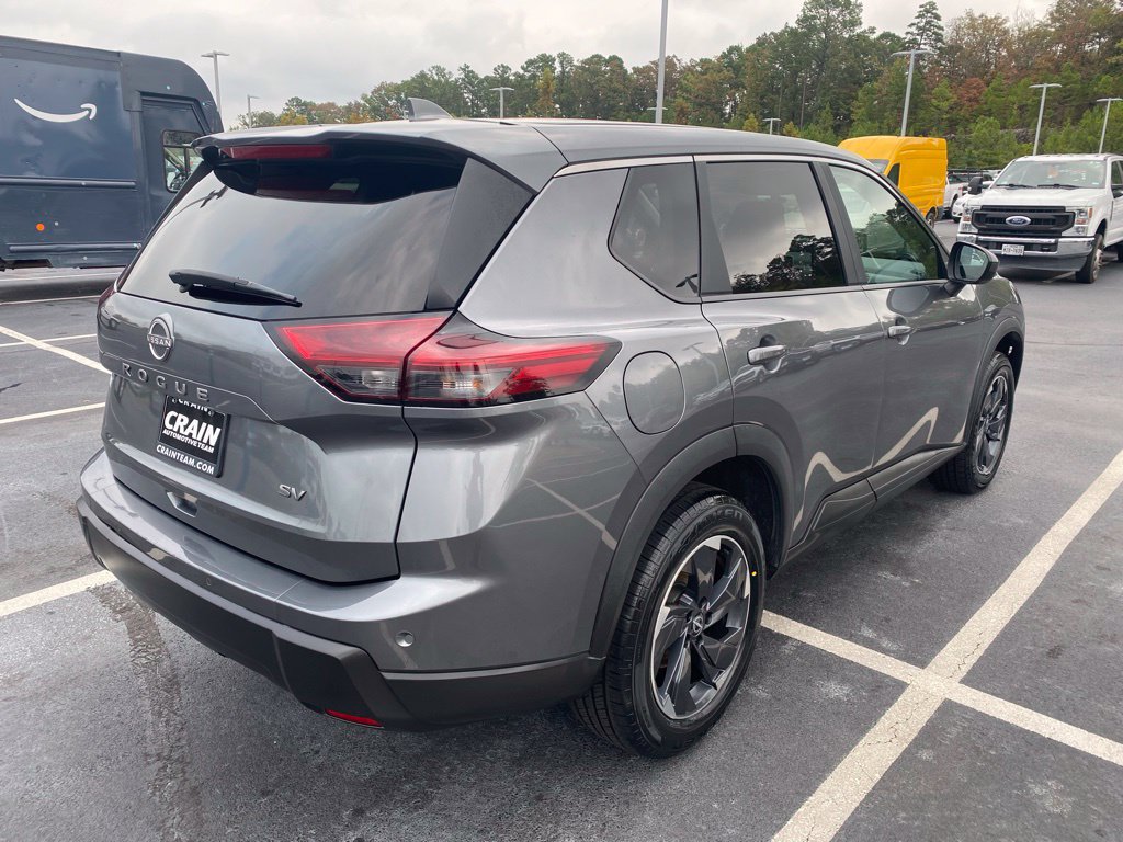 Used 2024 Nissan Rogue SV FWD image 7