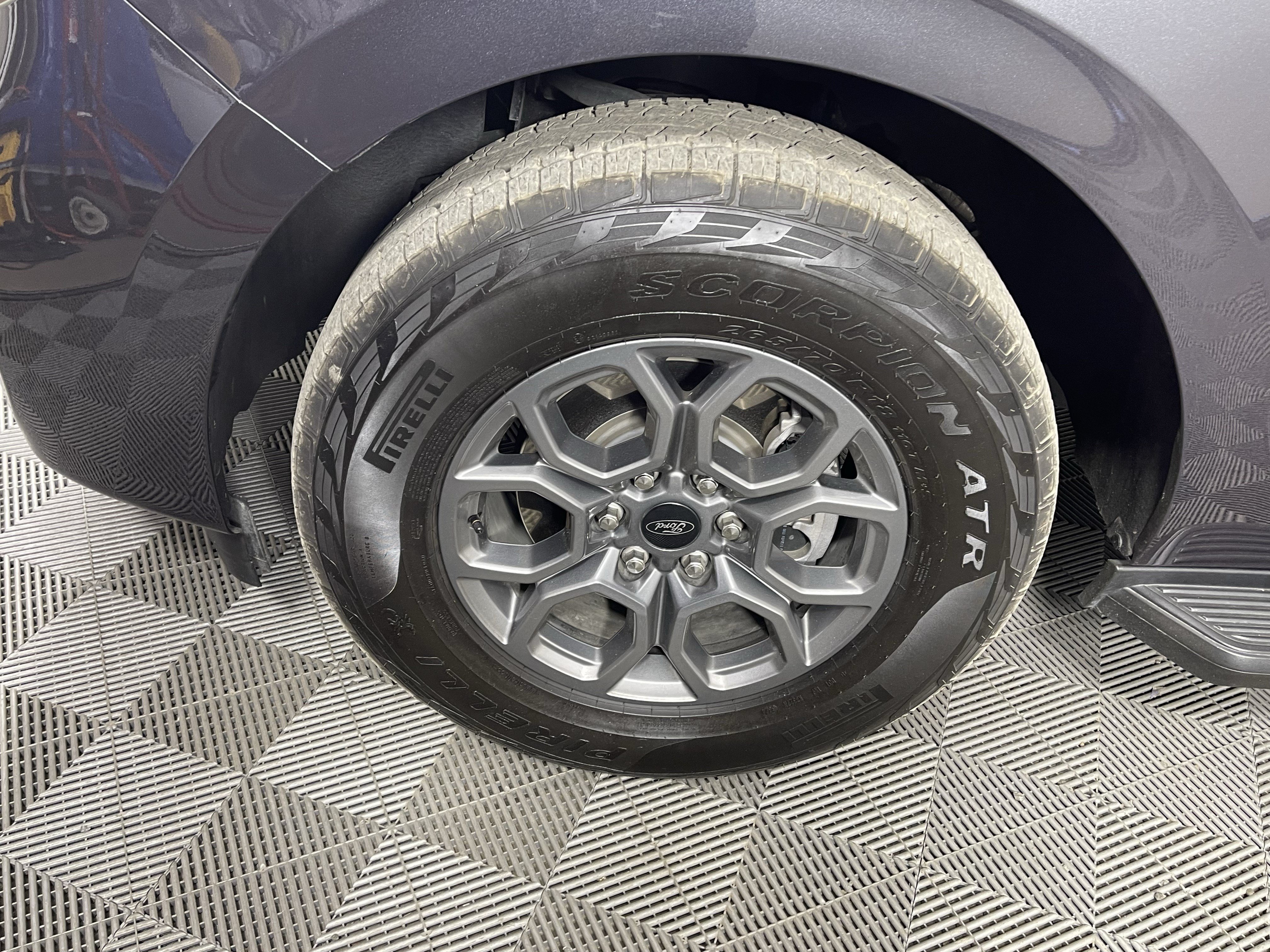 Certified 2025 Ford Expedition Active AWD/4WD image 9