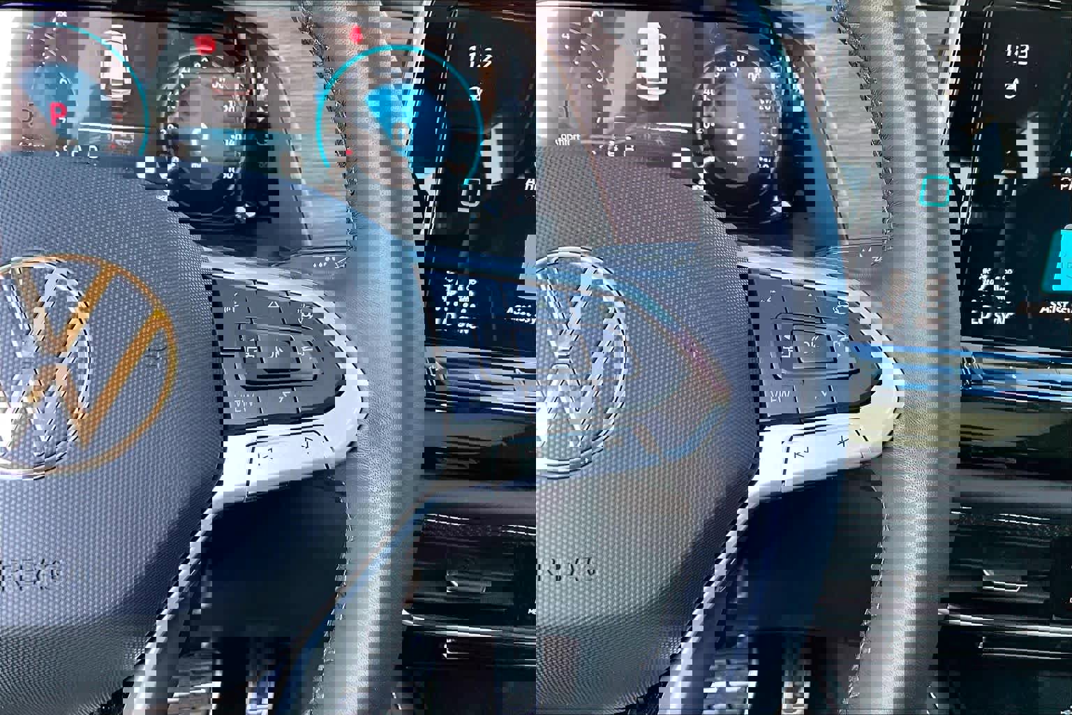 Used 2025 Volkswagen Atlas SEL Premium R-Line image 24