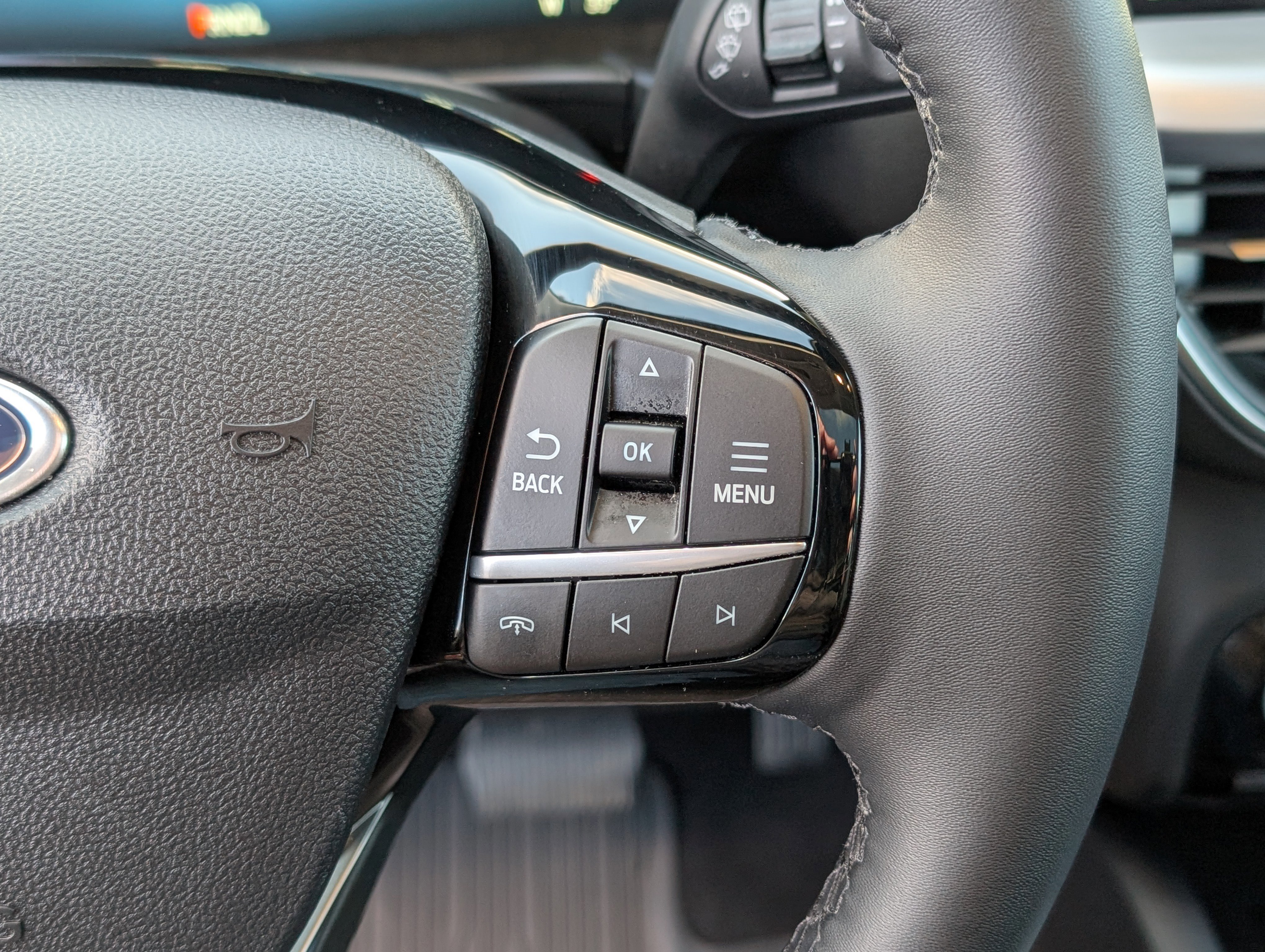 Certified 2023 Ford Escape SE w/ PHEV Premium Package image 26