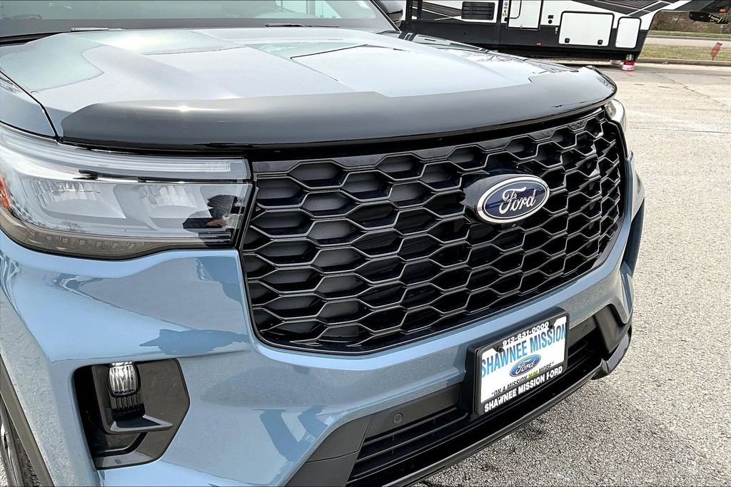 Certified 2025 Ford Explorer ST-Line image 32