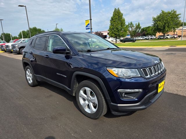 Used 2019 Jeep Compass Latitude w/ Popular Equipment Group AWD/4WD image 5