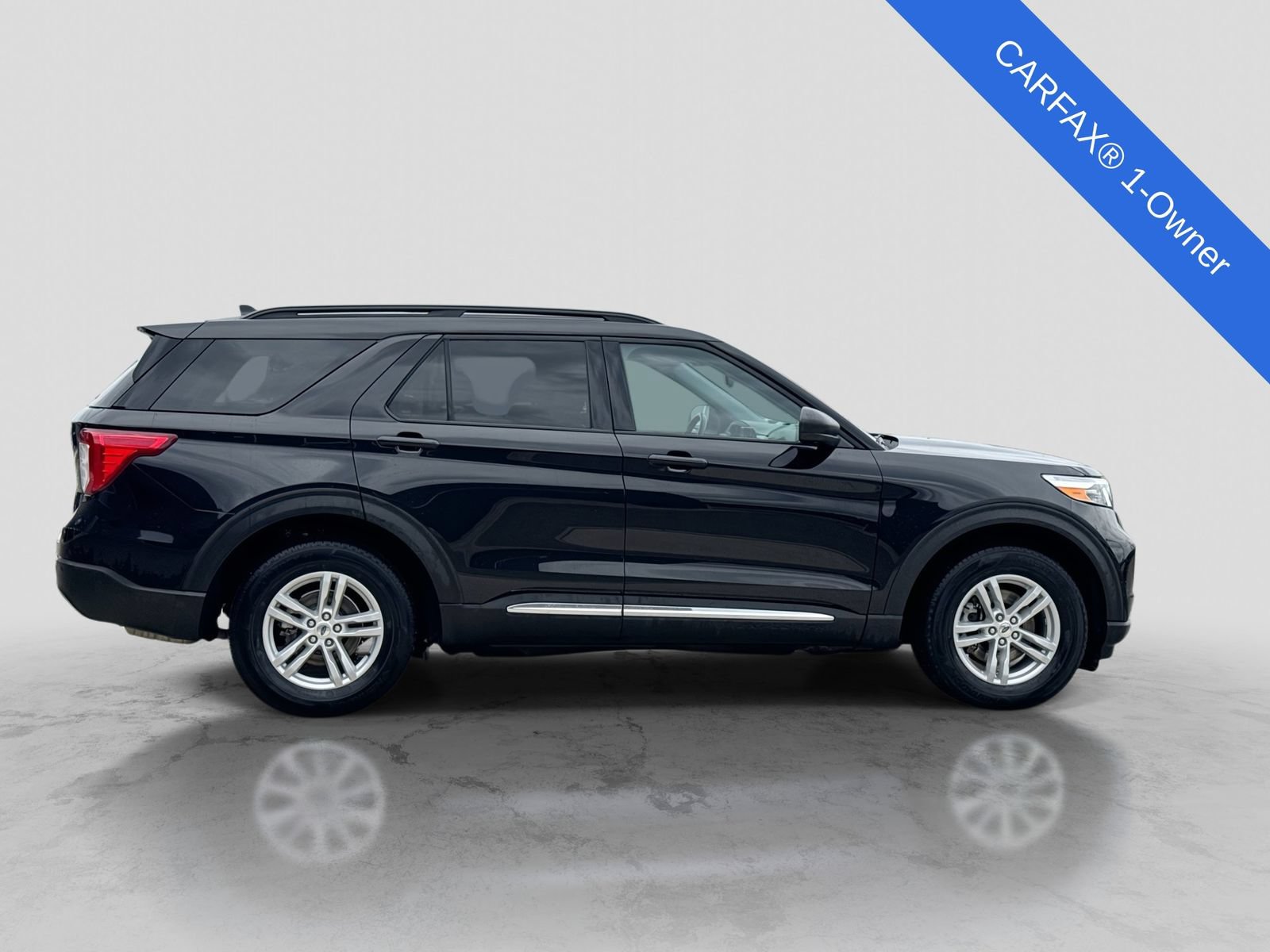 Certified 2023 Ford Explorer XLT w/ Equipment Group 202A AWD/4WD image 9