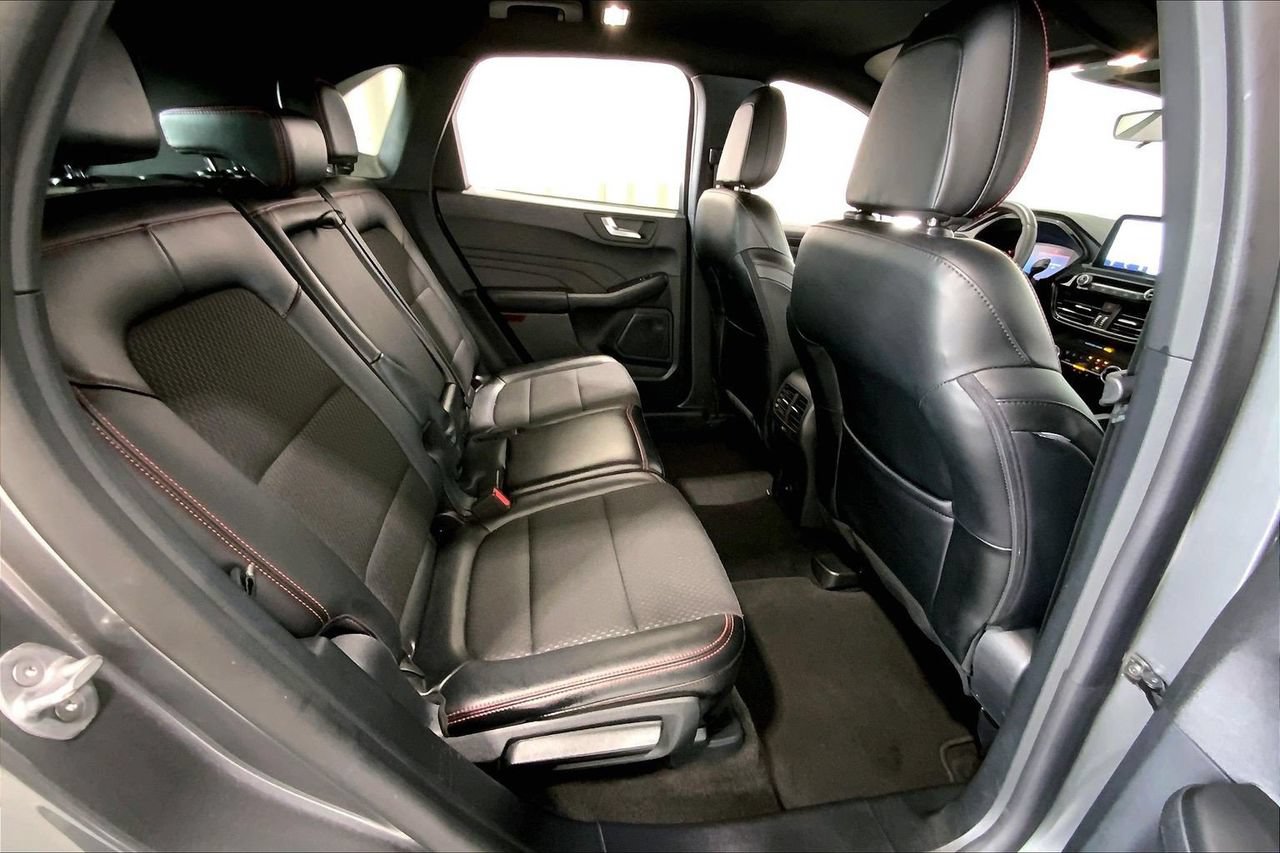 Certified 2025 Ford Escape ST-Line Select AWD/4WD image 20