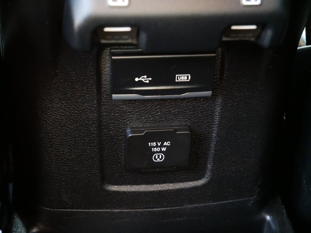 Used 2018 Jeep Wrangler Unlimited Sahara AWD/4WD image 14