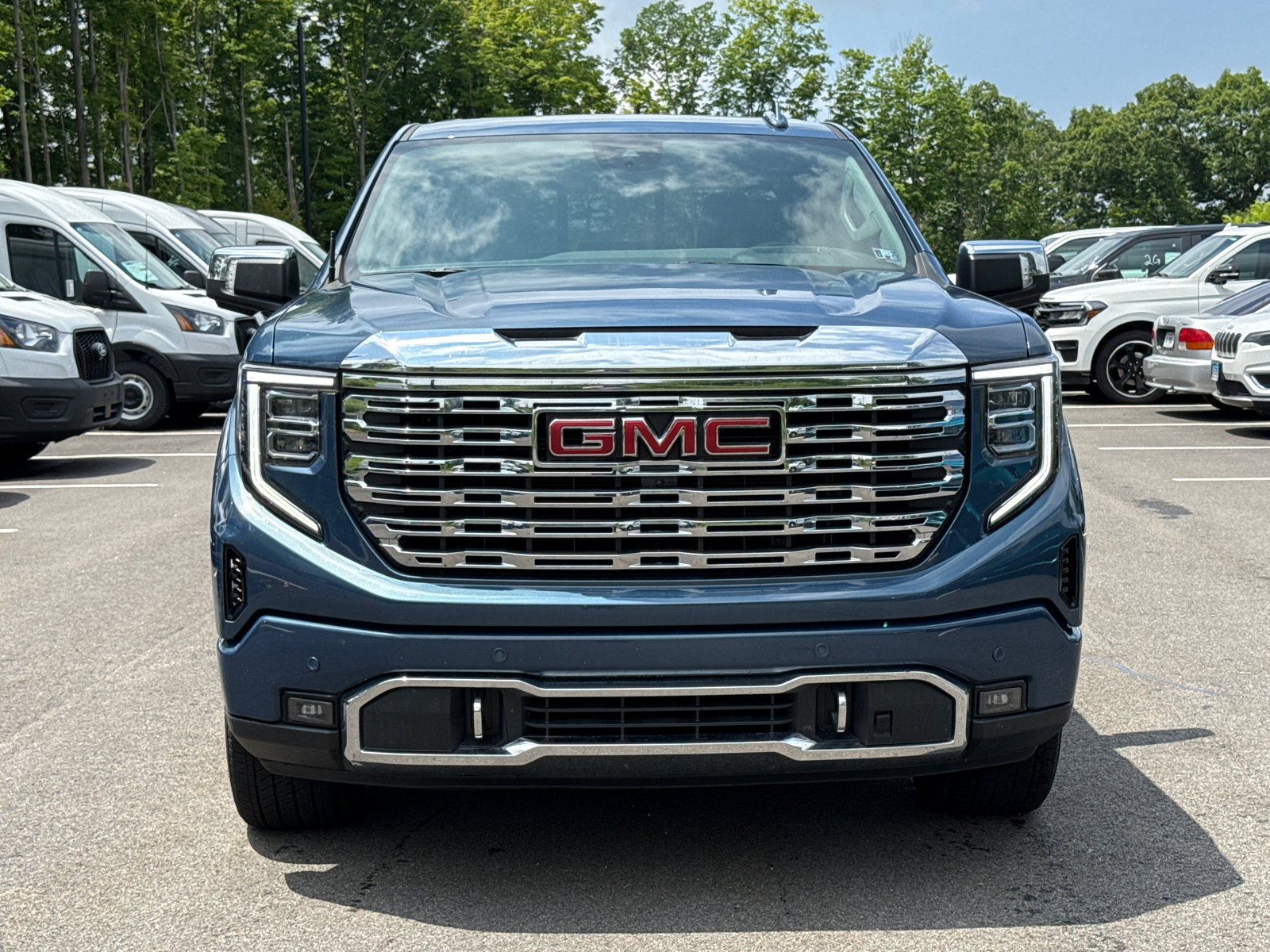 Used 2025 GMC Sierra 1500 Denali w/ Denali Reserve Package AWD/4WD image 2