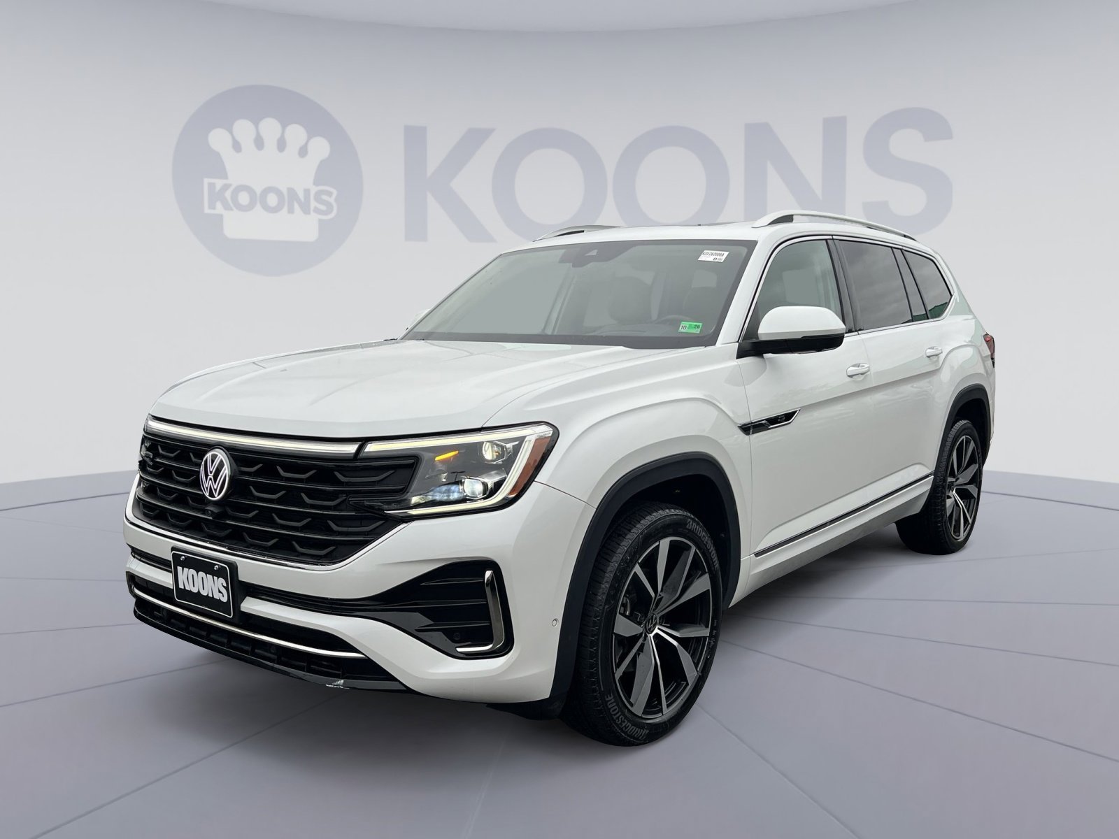 Used 2024 Volkswagen Atlas SEL Premium R-Line AWD/4WD image 5