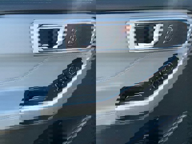 Certified 2022 Ford Explorer XLT w/ Equipment Group 202A image 12