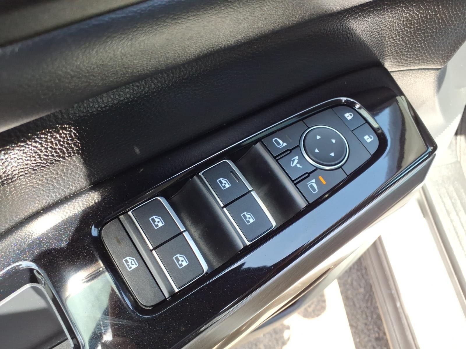 Used 2024 Nissan Pathfinder Platinum AWD/4WD image 22
