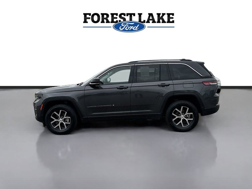Used 2023 Jeep Grand Cherokee Limited AWD/4WD image 4