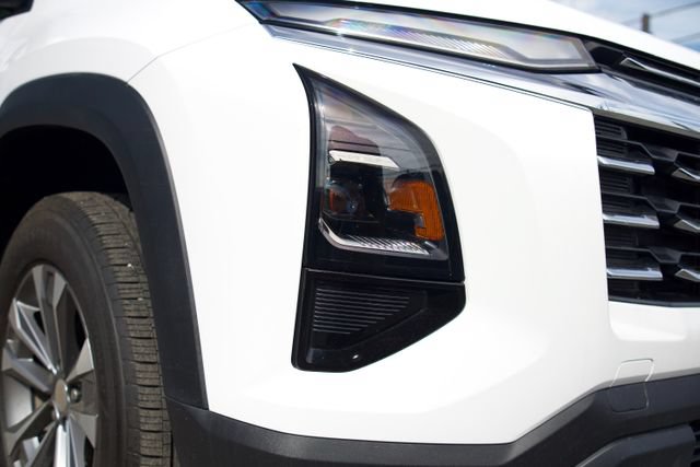 Used 2025 Chevrolet Equinox LT FWD image 10