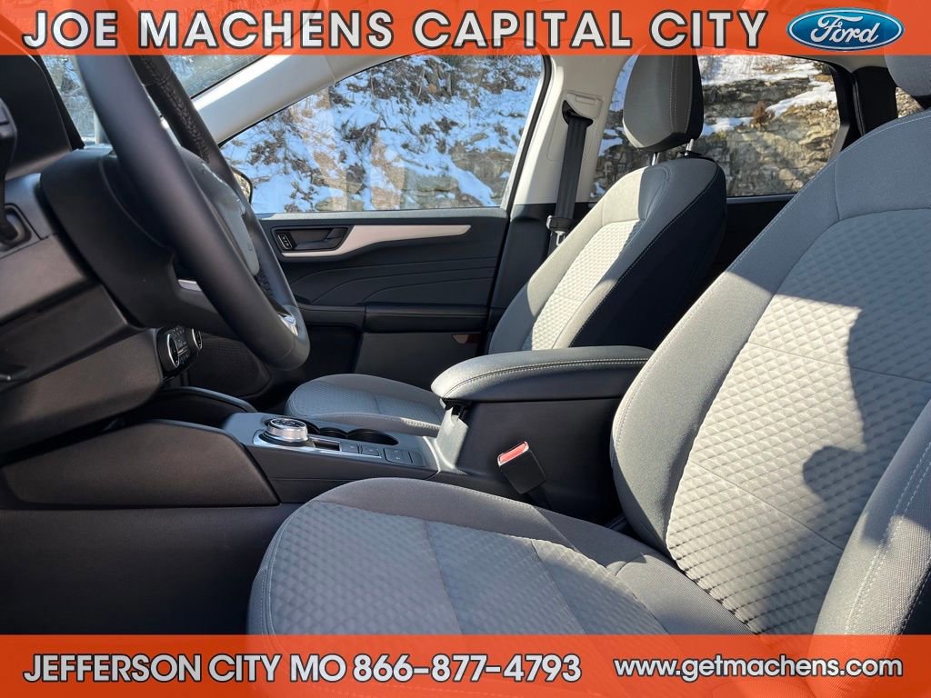 Certified 2022 Ford Escape SE w/ SE Sport Appearance Package image 19