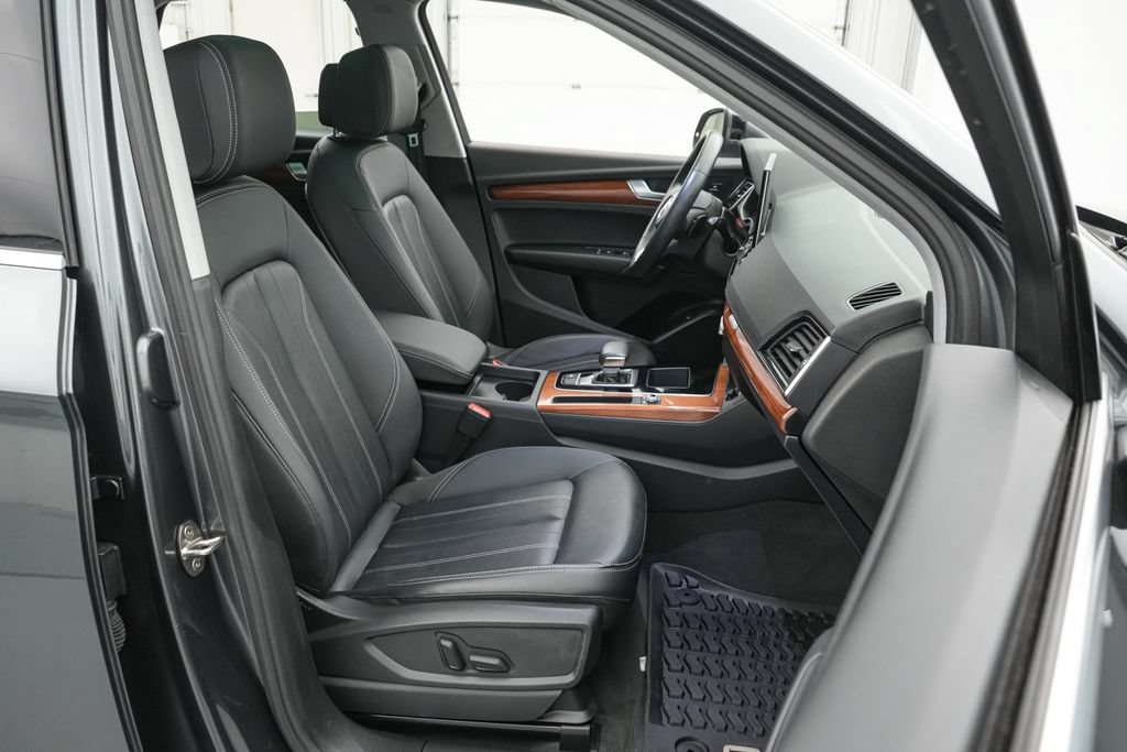 Used 2023 Audi Q5 2.0T Premium w/ Convenience Package AWD/4WD image 23