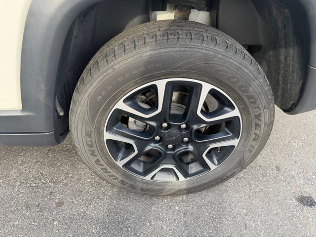 Used 2020 Jeep Compass Trailhawk AWD/4WD image 31