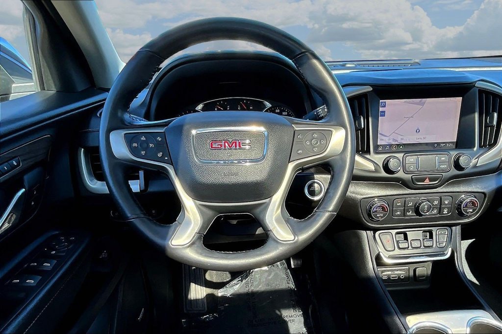 Used 2020 GMC Terrain Denali w/ Denali Premium Package FWD image 10
