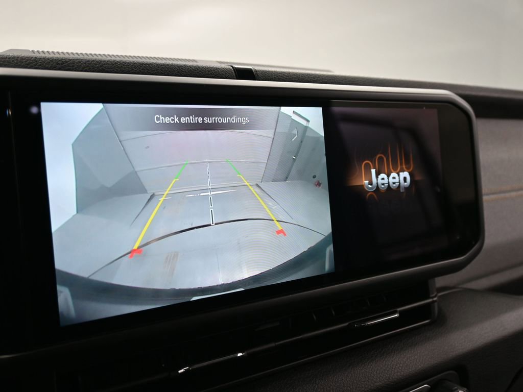 Used 2024 Jeep Wrangler Unlimited image 41