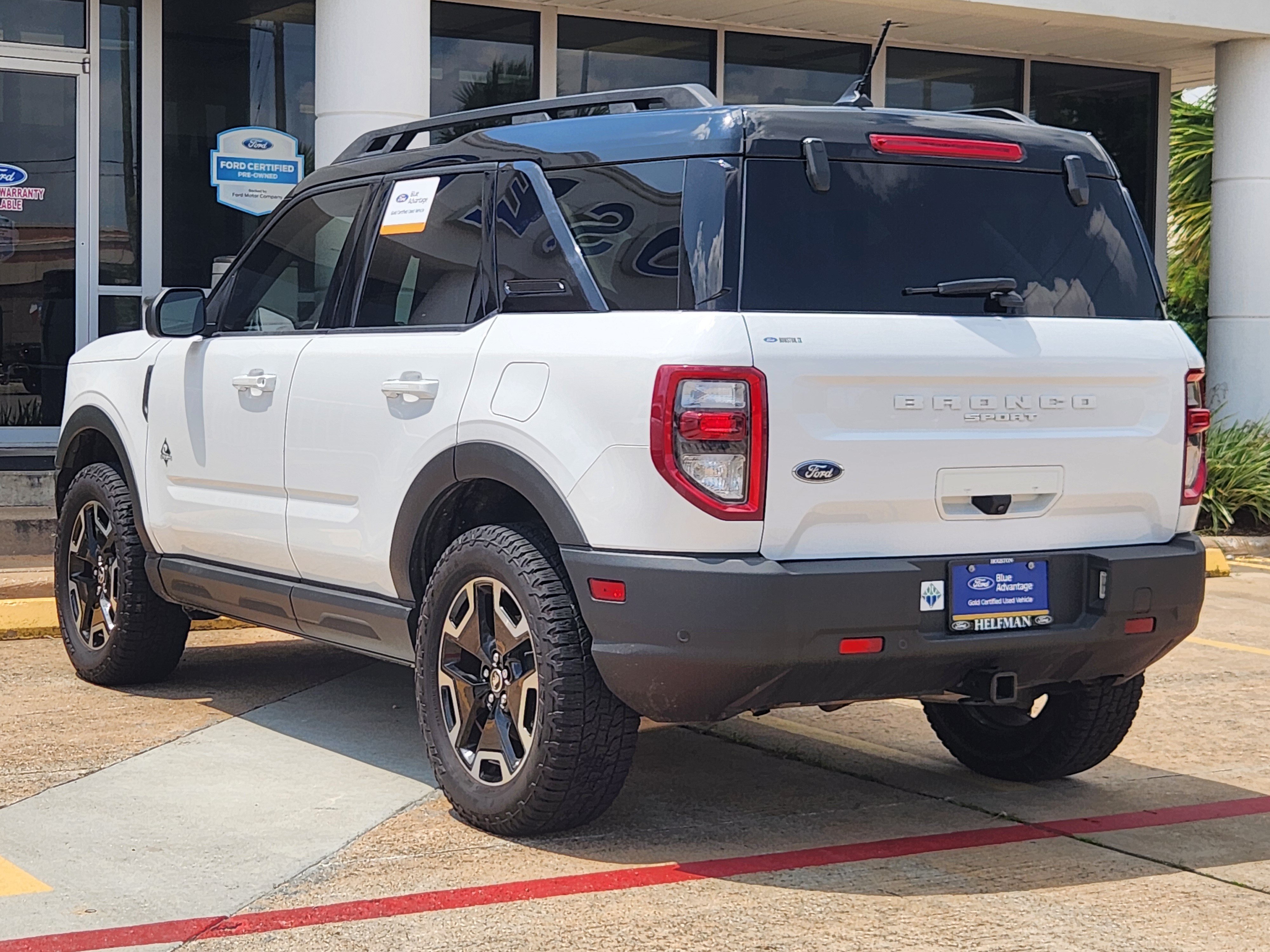 Certified 2022 Ford Bronco Sport Outer Banks w/ Tech Package AWD/4WD image 3