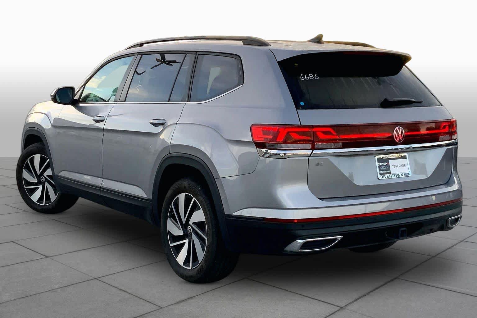 Used 2026 Volkswagen Atlas SE FWD image 10