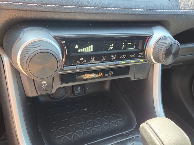 Used 2022 Toyota RAV4 LE FWD image 20
