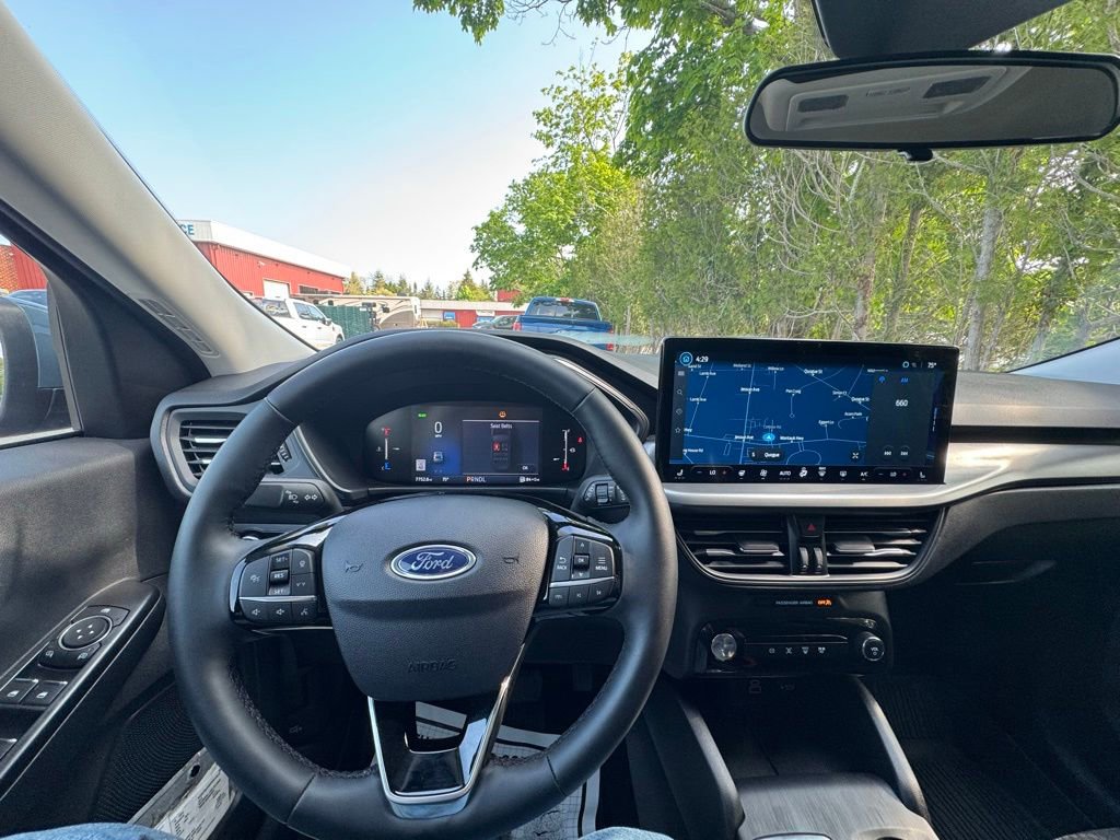 Certified 2025 Ford Escape SE w/ Class II Trailer Tow Package FWD image 19