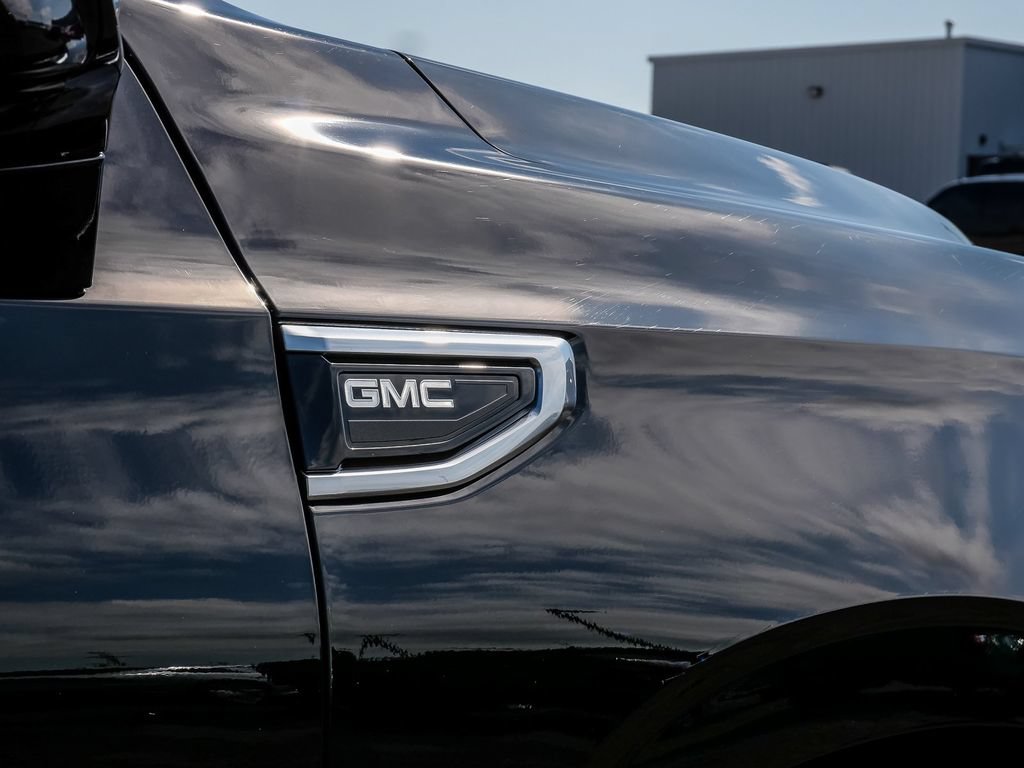 Used 2024 GMC Yukon Denali w/ Advanced Technology Package AWD/4WD image 78