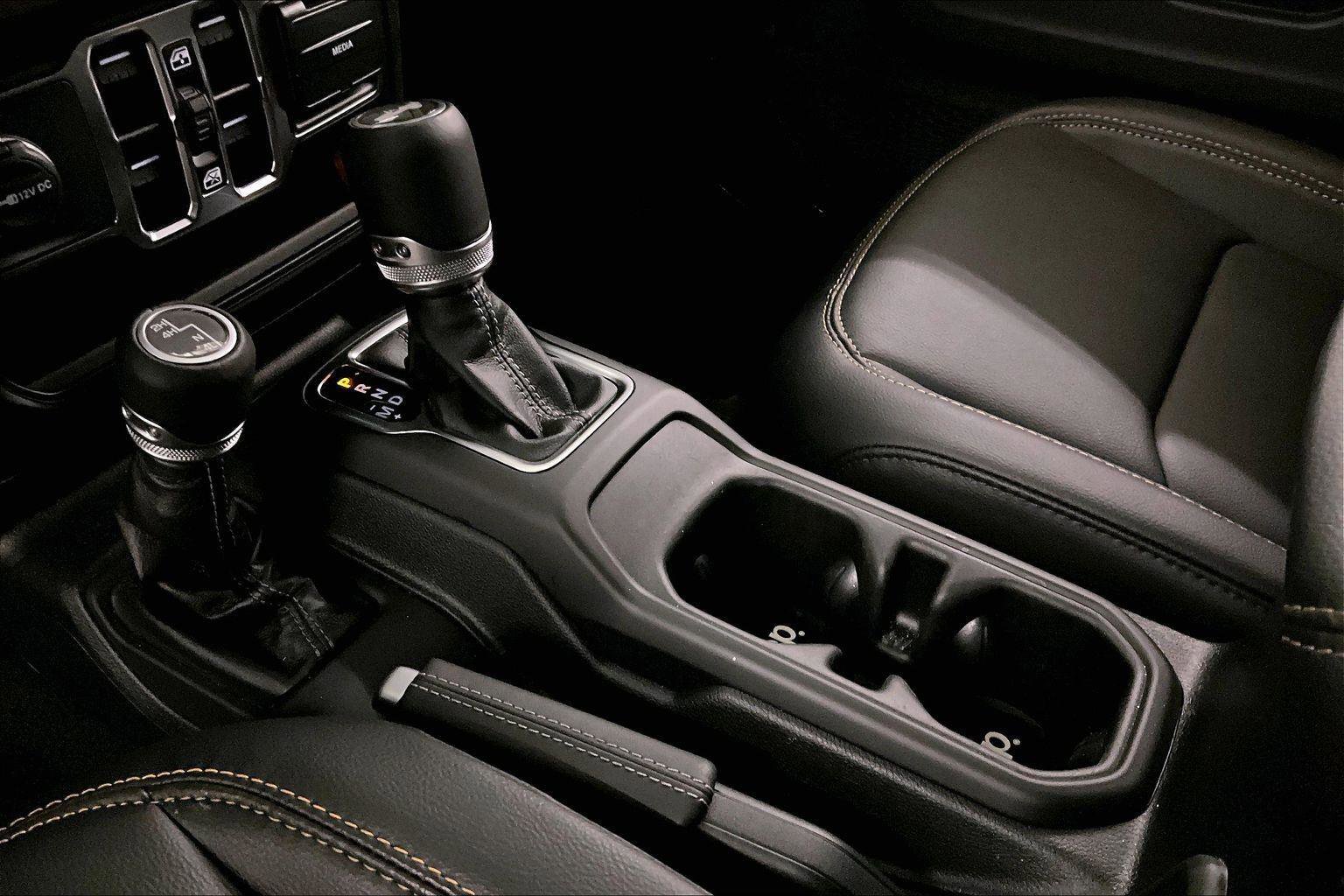 Used 2024 Jeep Wrangler Sahara w/ Technology Group image 16