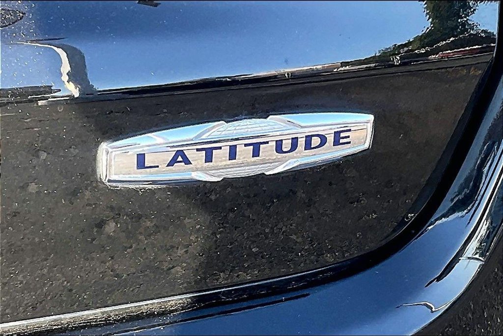 Used 2024 Jeep Compass Latitude AWD/4WD image 7