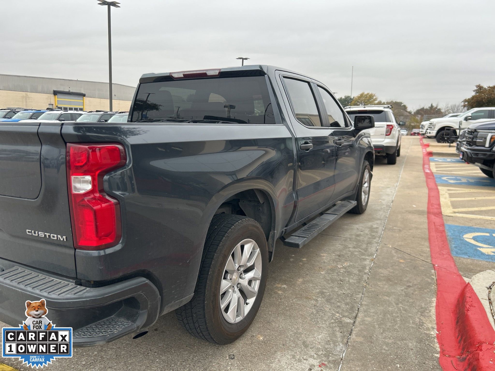 Used 2021 Chevrolet Silverado 1500 Custom image 2