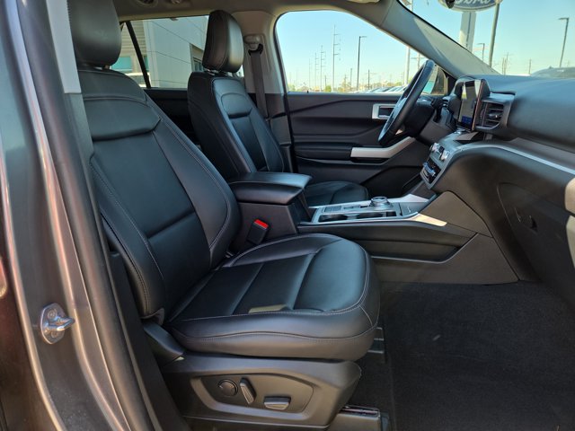Certified 2023 Ford Explorer XLT w/ Equipment Group 202A RWD image 16