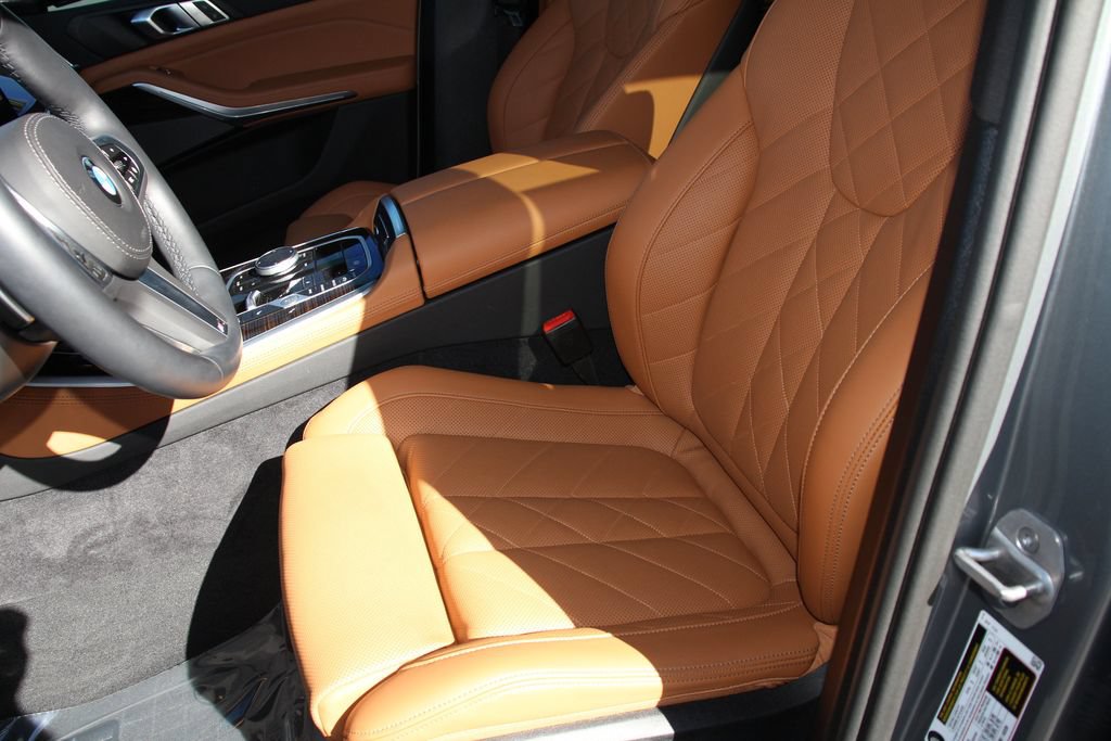 Used 2026 BMW X5 xDrive40i w/ M Sport Package AWD/4WD image 23