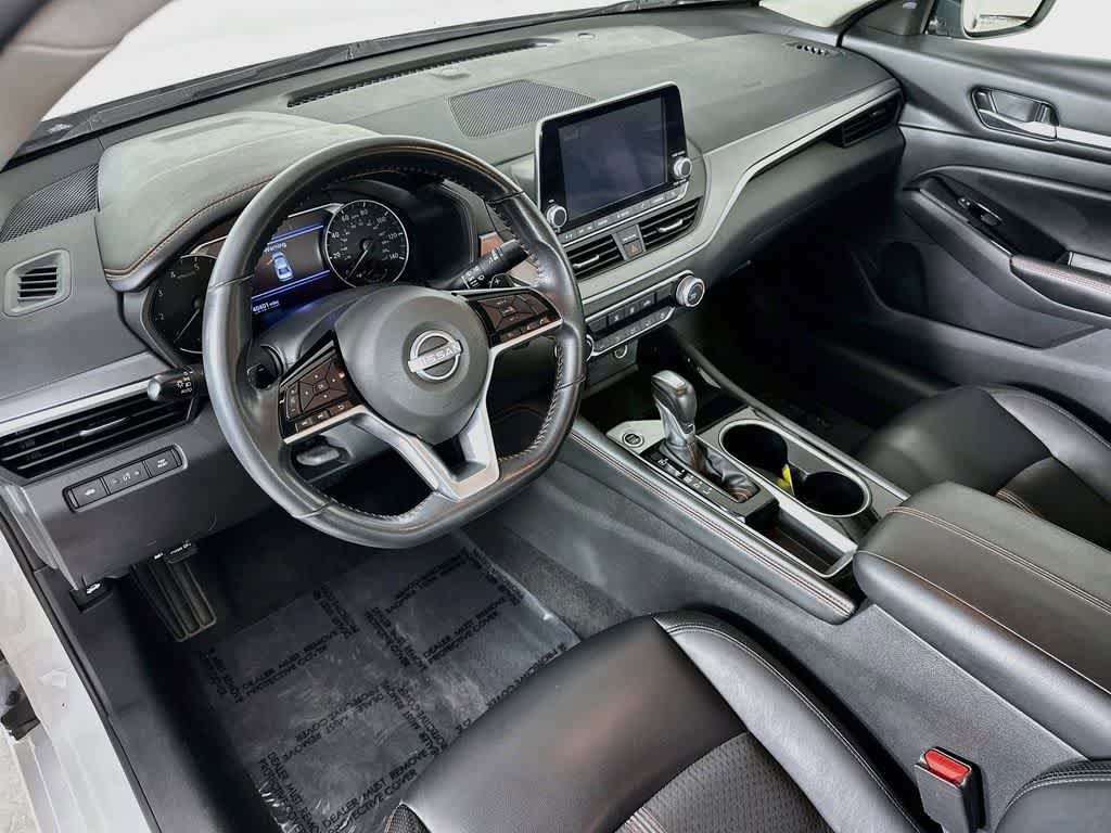 Used 2024 Nissan Altima 2.5 SR FWD image 2
