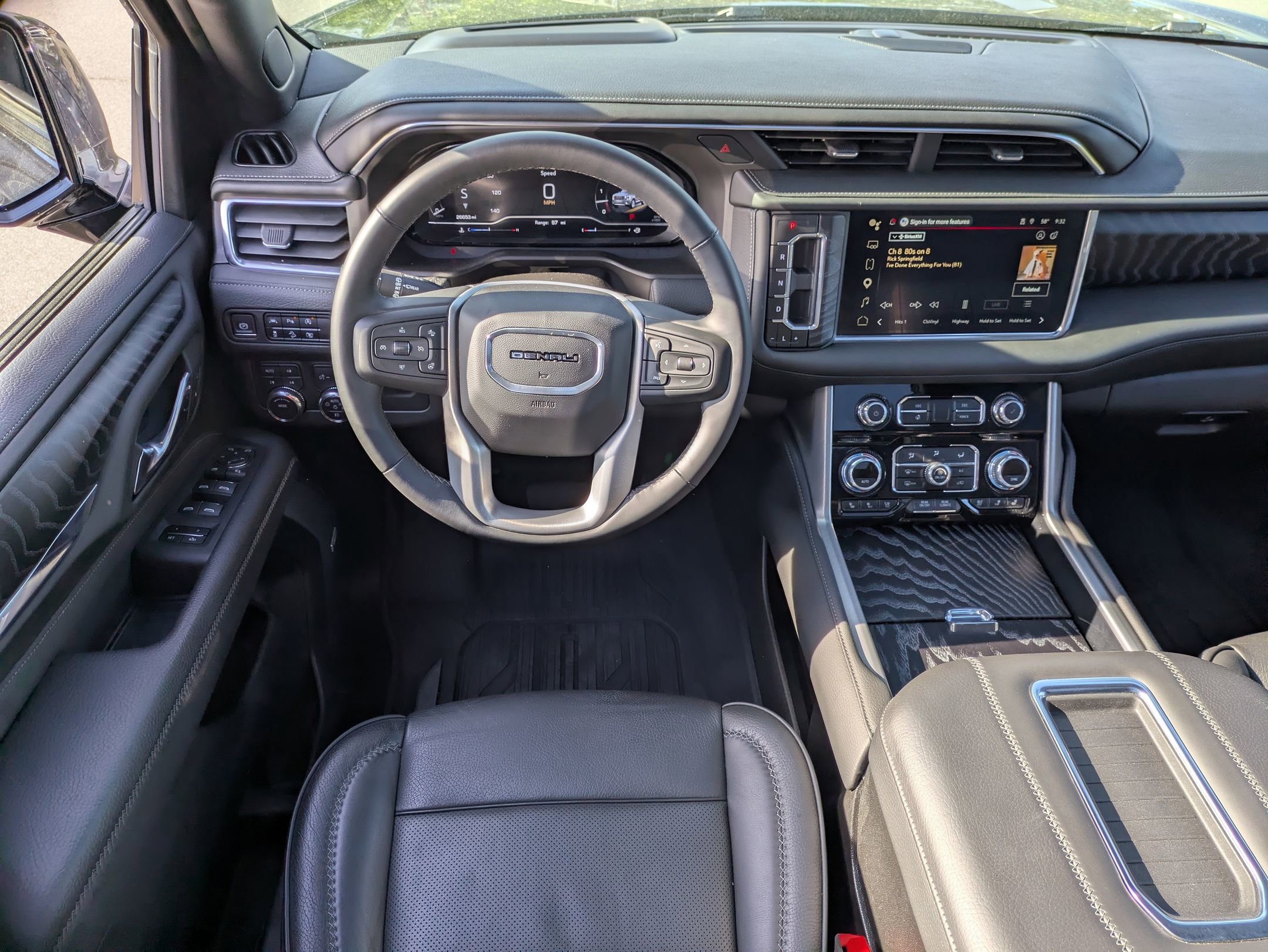 Used 2023 GMC Yukon Denali w/ LPO, Floor Liner Package AWD/4WD image 32