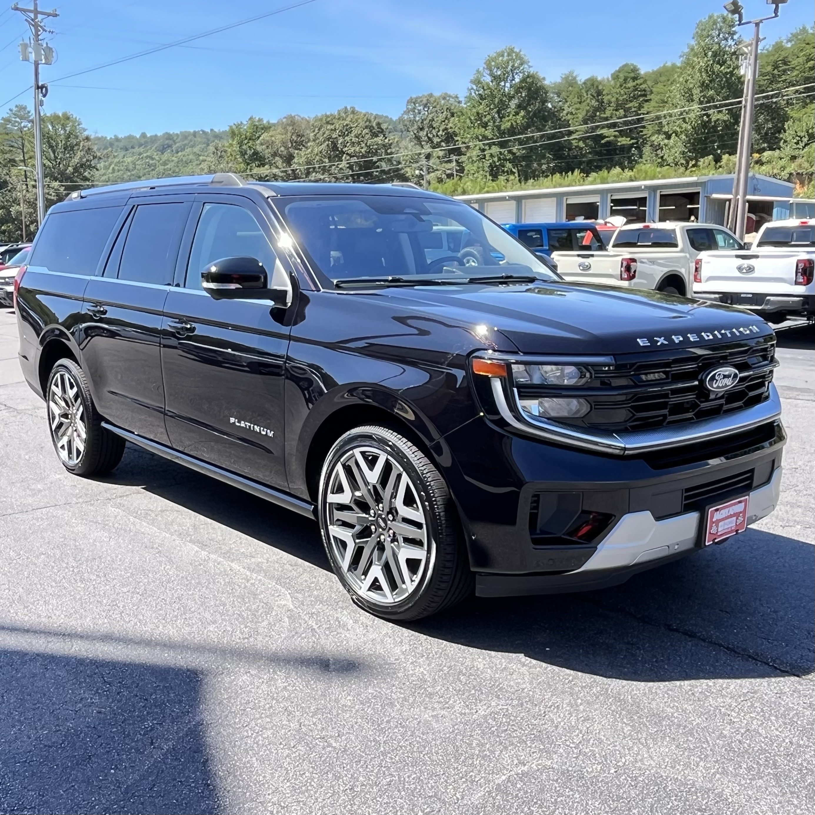 Certified 2025 Ford Expedition Max Platinum w/ Platinum Ultimate Package AWD/4WD image 4