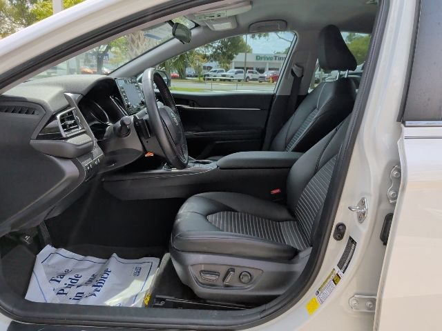 Used 2022 Toyota Camry SE FWD image 14