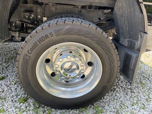 Certified 2025 Ford F450 Platinum w/ FX4 Off-Road Package AWD/4WD image 16