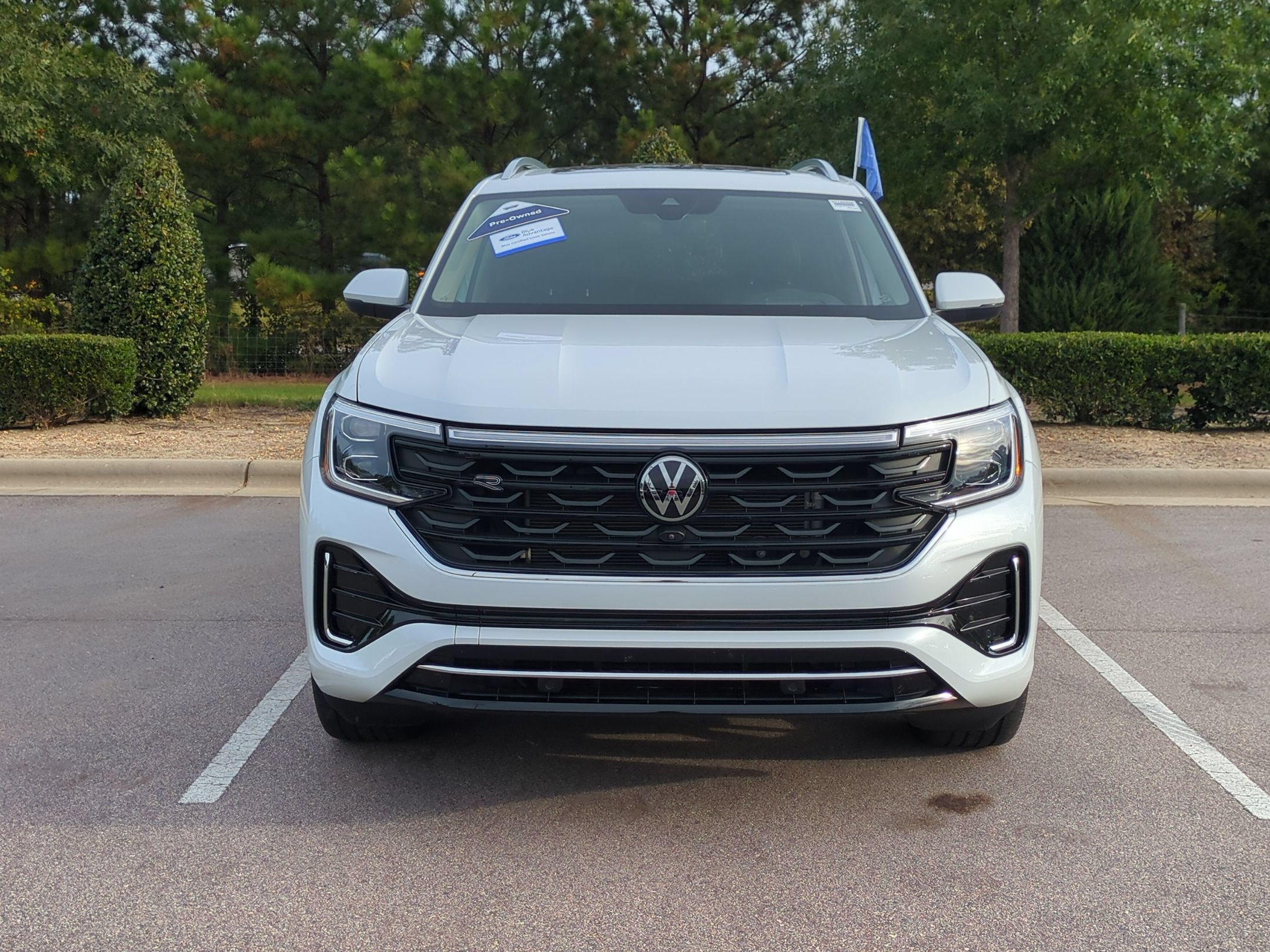 Used 2024 Volkswagen Atlas SEL Premium R-Line AWD/4WD image 9