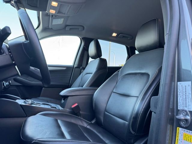 Certified 2023 Ford Escape Platinum AWD/4WD image 9