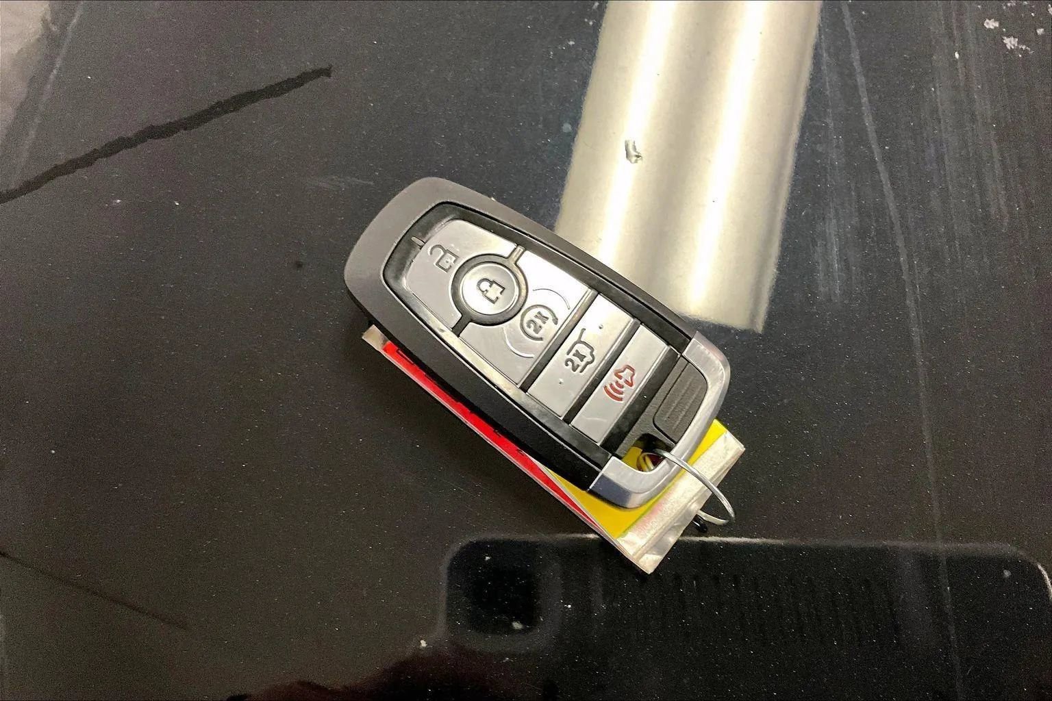 Certified 2021 Ford Explorer XLT w/ Equipment Group 202A image 9