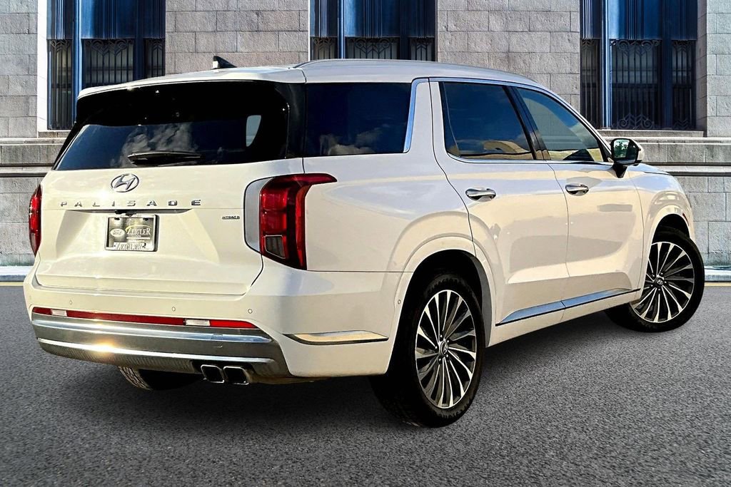 Used 2024 Hyundai Palisade Calligraphy image 11