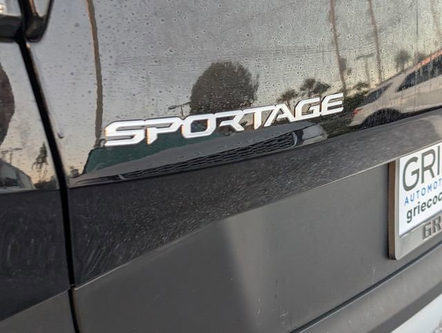 Used 2025 Kia Sportage EX FWD image 12