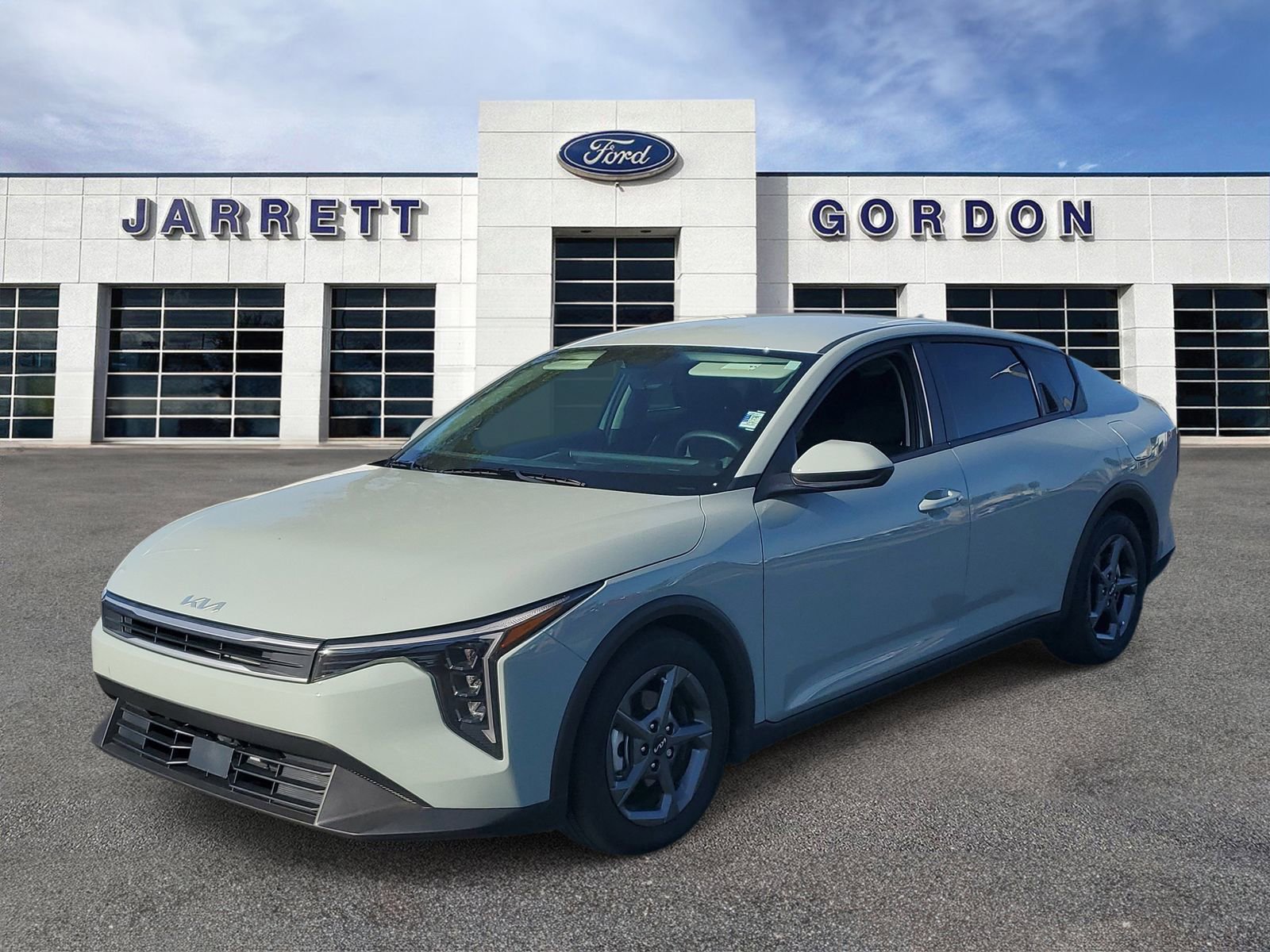 Used 2025 Kia K4 LXS image 2