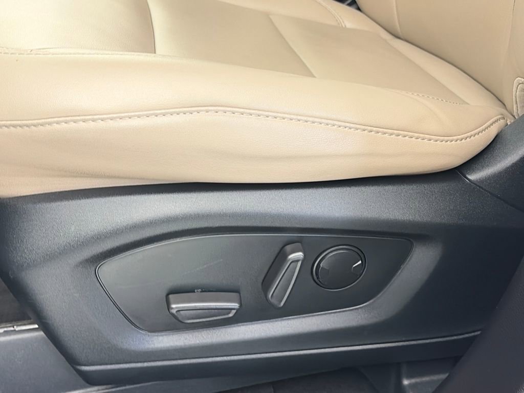 Certified 2022 Ford Explorer XLT w/ Equipment Group 202A image 26