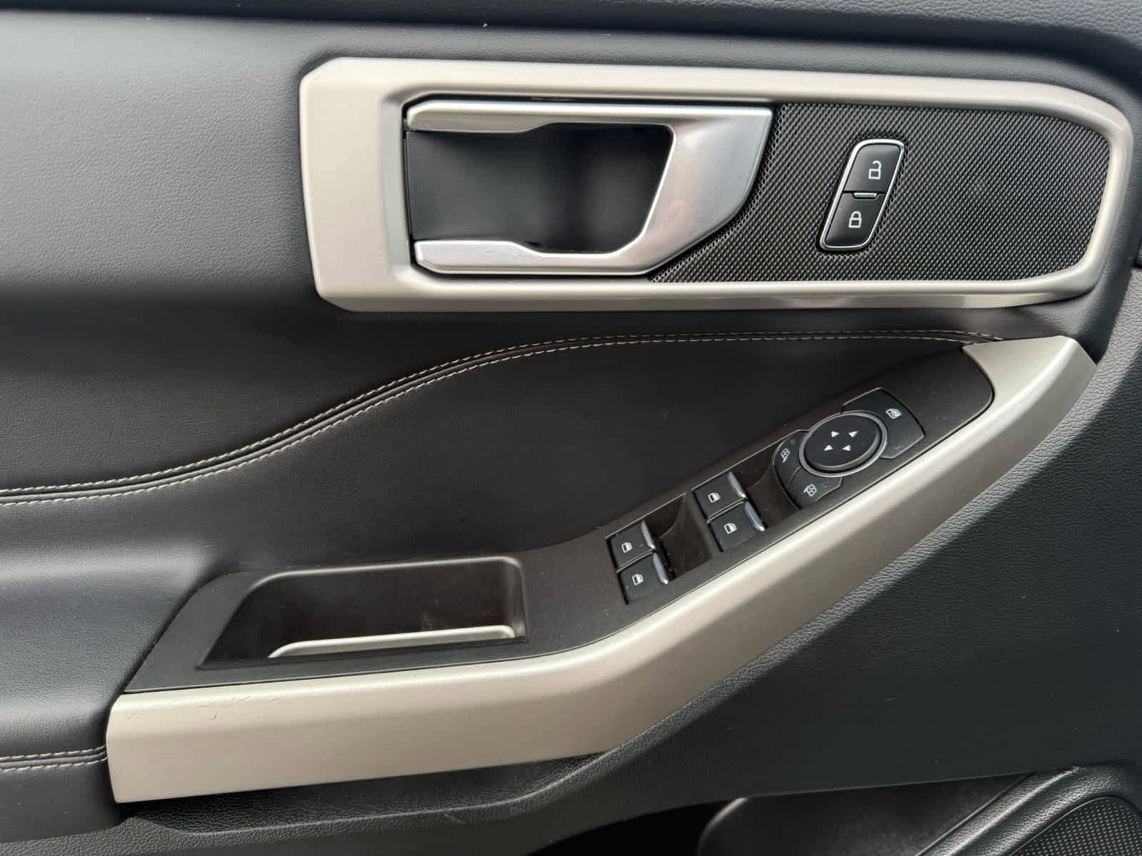 Certified 2023 Ford Explorer XLT w/ Equipment Group 202A image 22