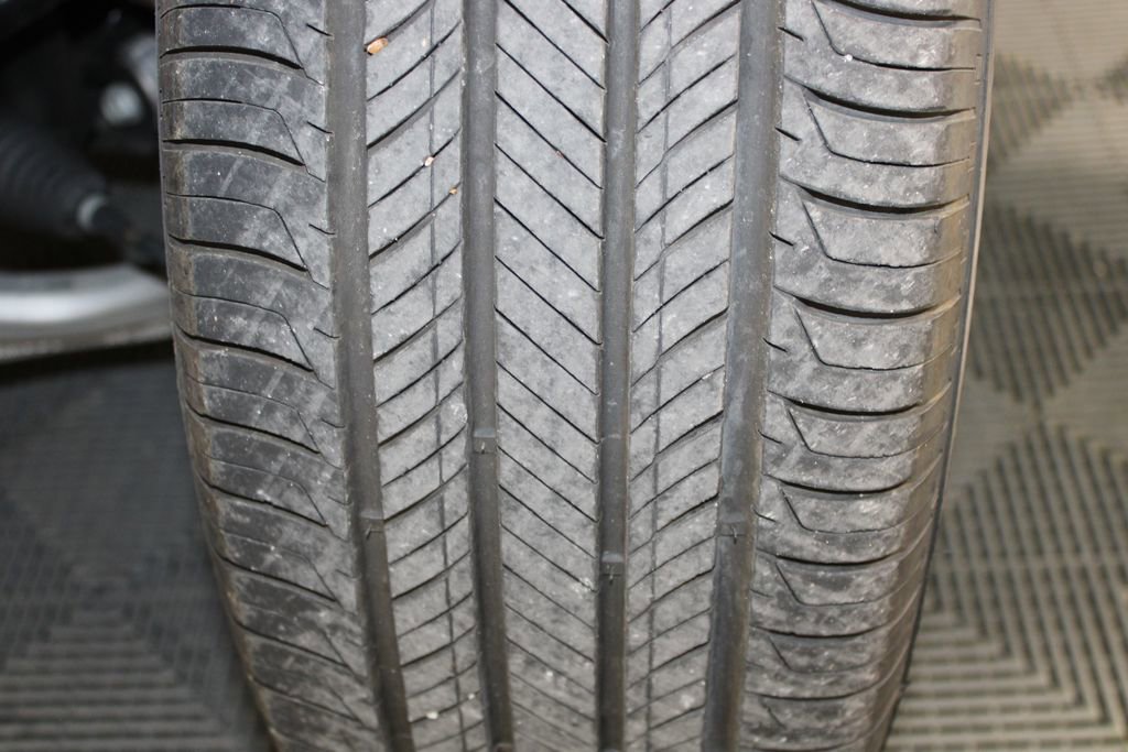 Certified 2025 Ford Explorer Active image 23