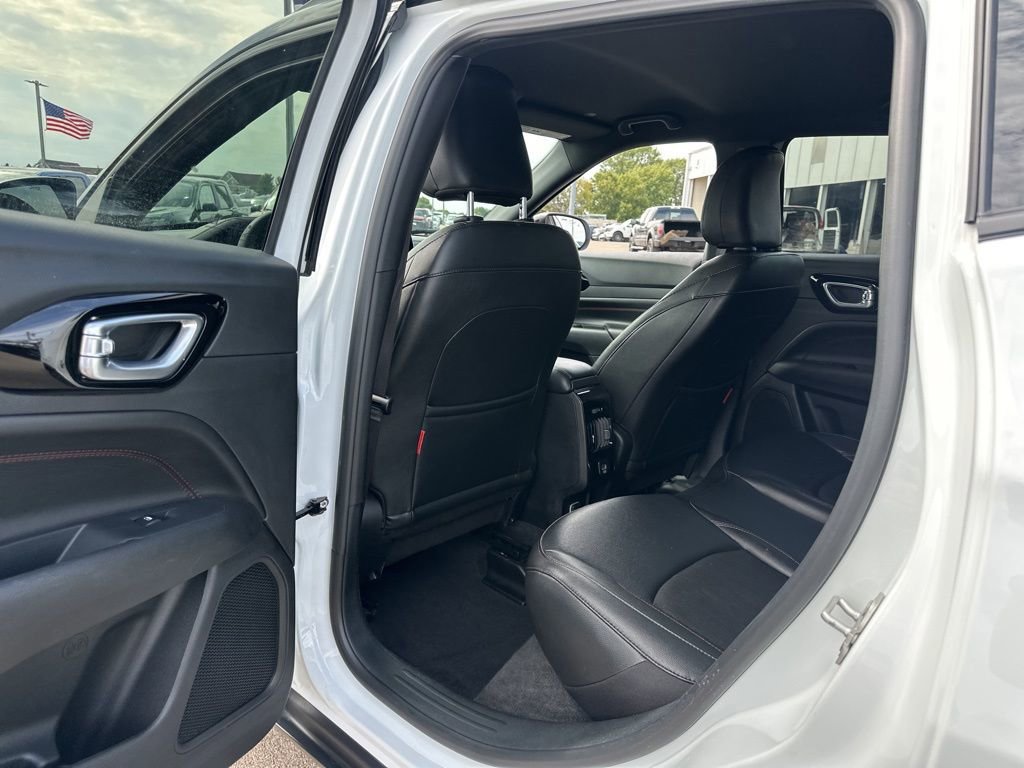 Used 2024 Jeep Compass Trailhawk image 17