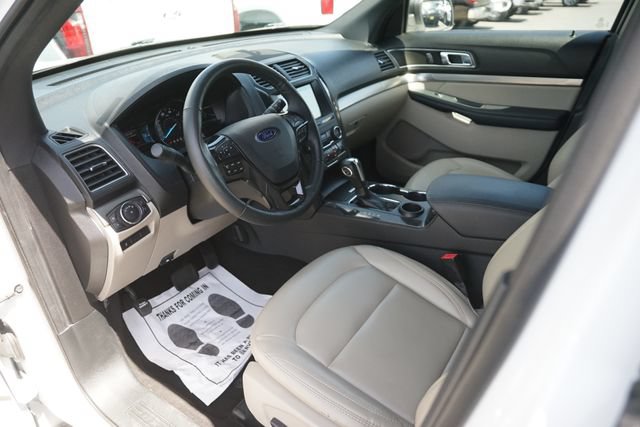Certified 2019 Ford Explorer XLT w/ Equipment Group 202A FWD image 8